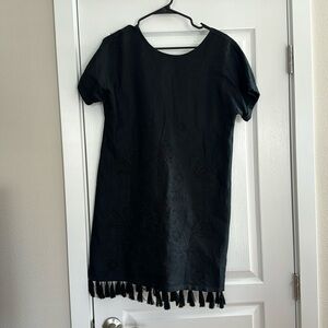 Madewell thick material with great floral detail. V cut back. Size small.